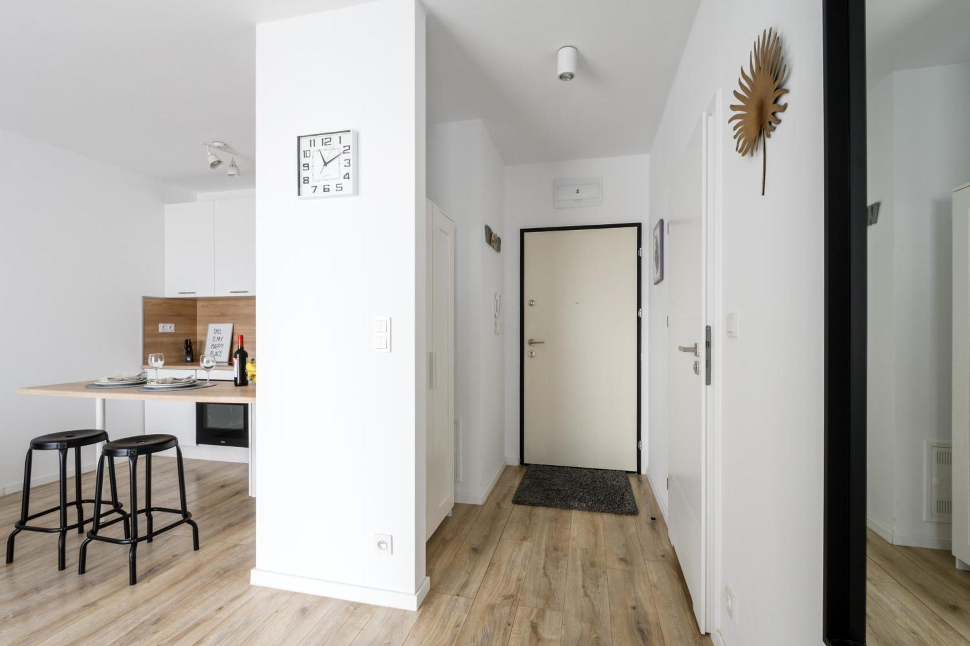 M&R Apartament Airport&Business Premium Komputerowa - Underground Garage - Free Wifi - Netflix - Self Check-In - 5 Min From Chopin Airport Warschau Buitenkant foto