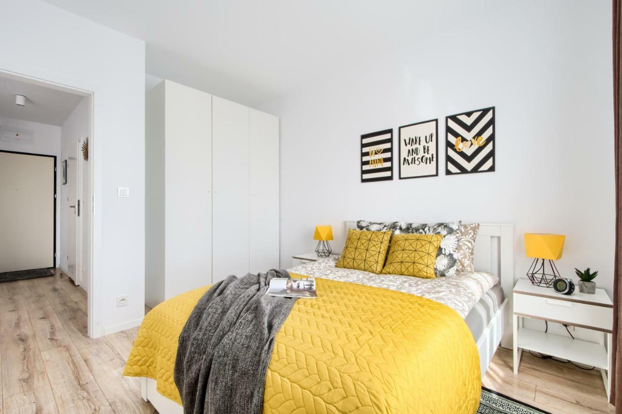 M&R Apartament Airport&Business Premium Komputerowa - Underground Garage - Free Wifi - Netflix - Self Check-In - 5 Min From Chopin Airport Warschau Buitenkant foto