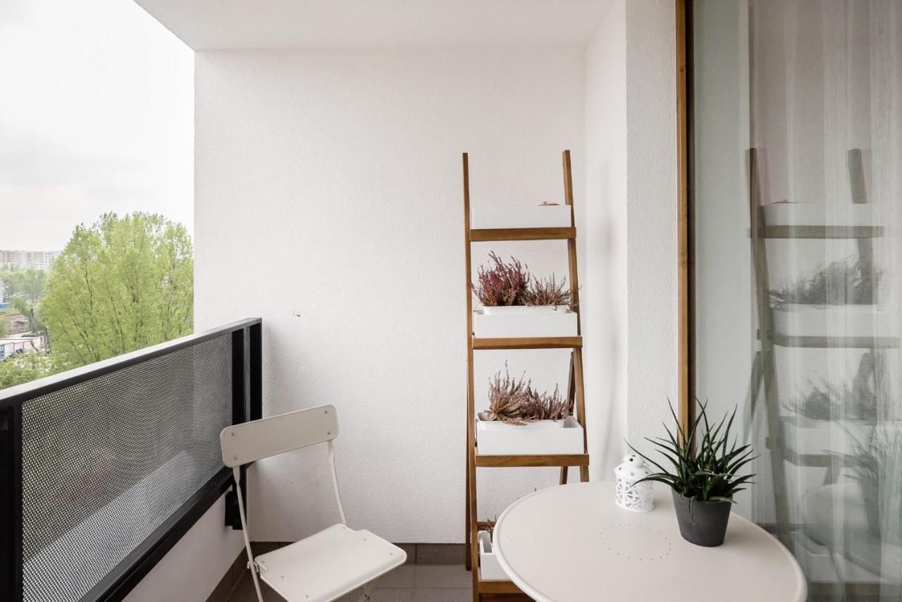 M&R Apartament Airport&Business Premium Komputerowa - Underground Garage - Free Wifi - Netflix - Self Check-In - 5 Min From Chopin Airport Warschau Buitenkant foto