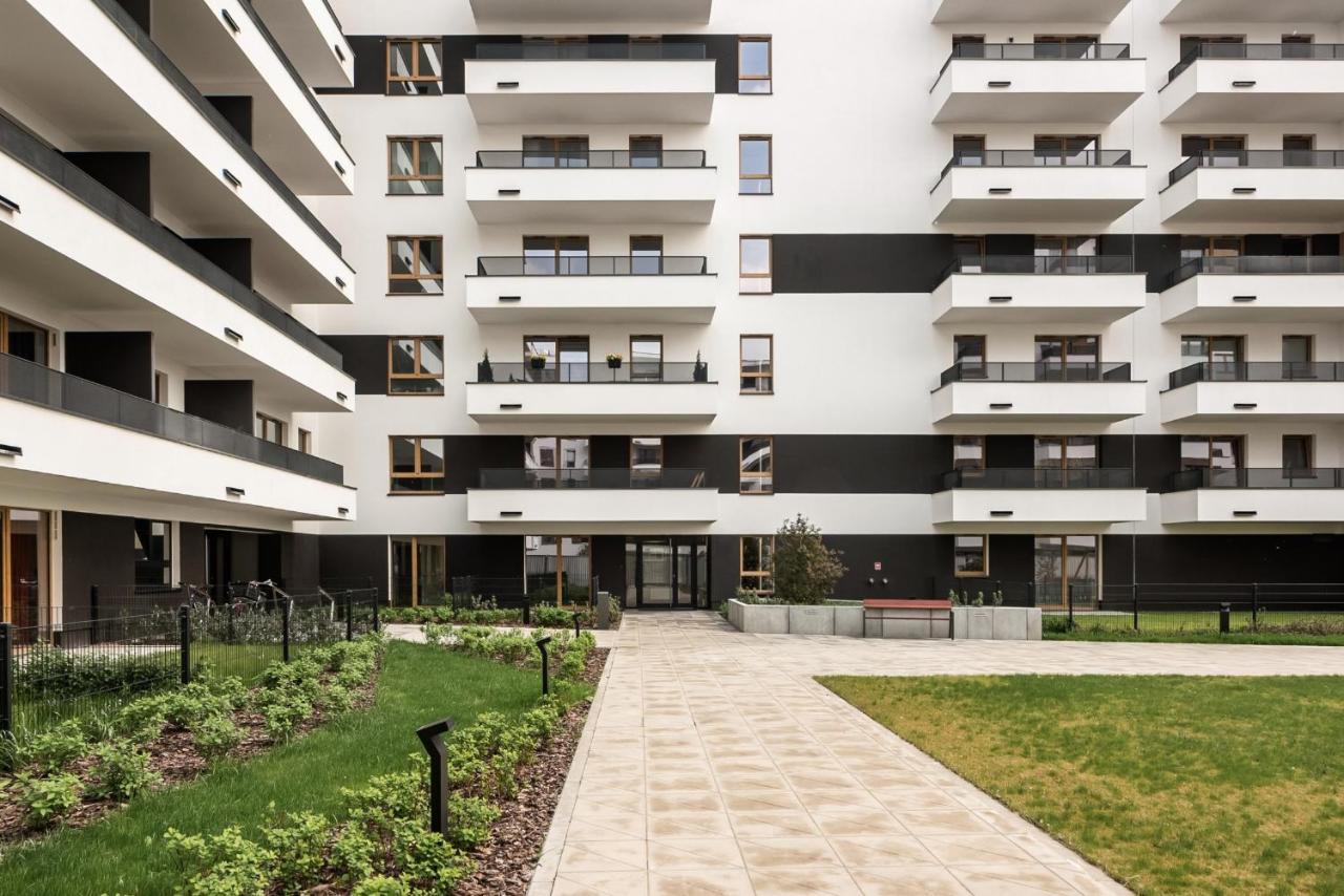 M&R Apartament Airport&Business Premium Komputerowa - Underground Garage - Free Wifi - Netflix - Self Check-In - 5 Min From Chopin Airport Warschau Buitenkant foto